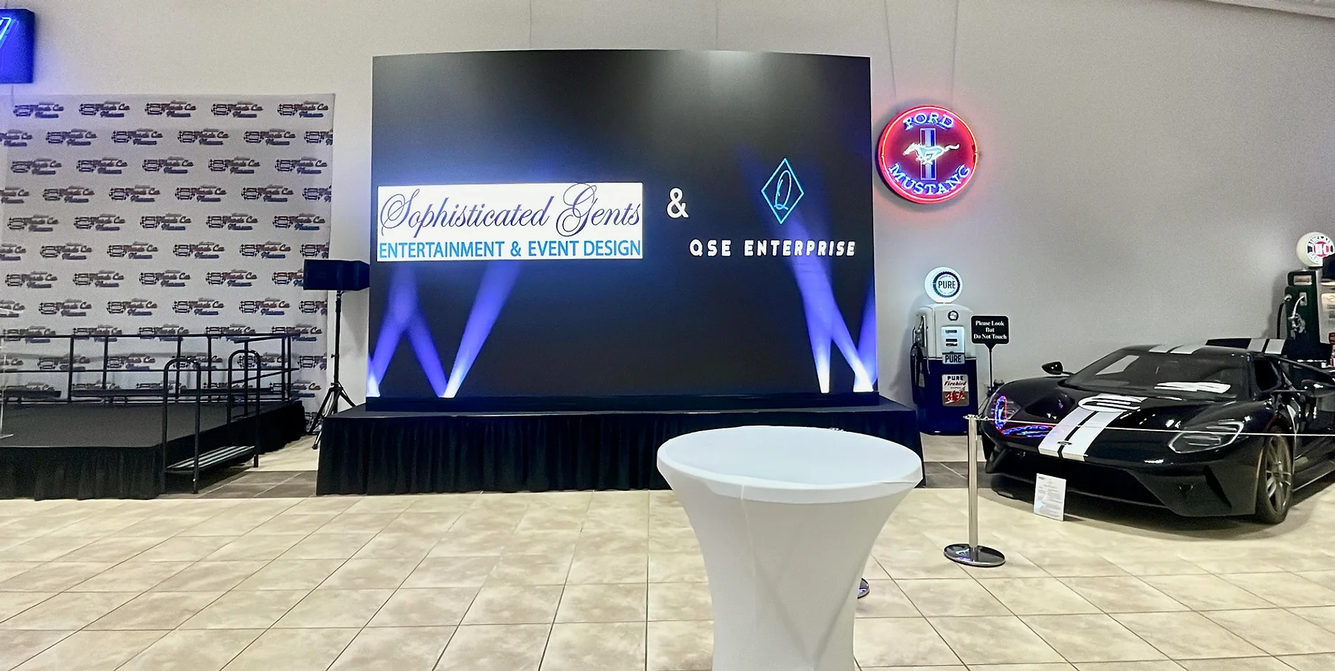 Sophisticated Gents Event — 16:9 Indoor LED